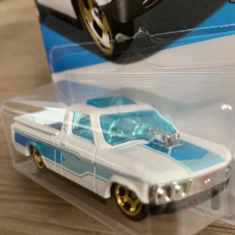 Hot Wheels Custom 72 Chevy Luv PickUp 1972 Chevrolet Truck Hotwheels 2024 New
